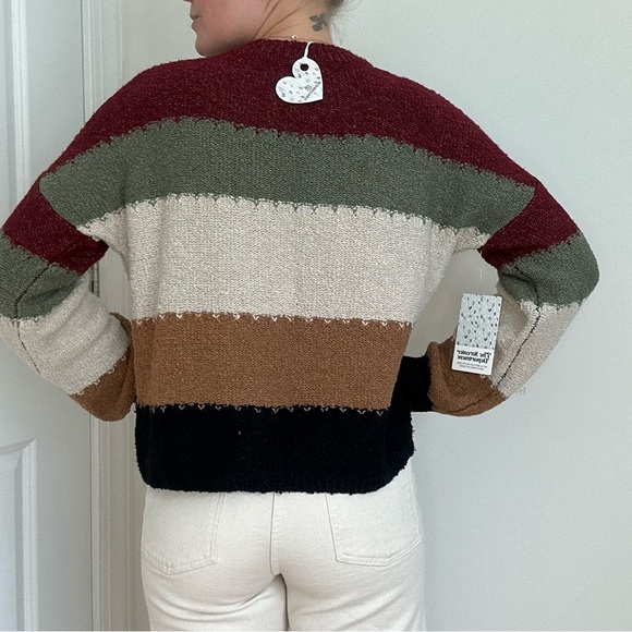Color Block Seater Pullover - Picture 7 of 9